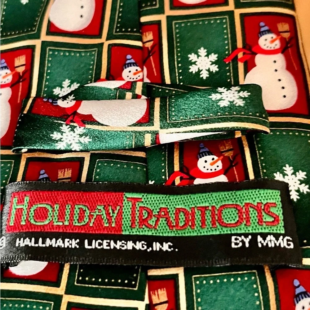 MMG Hallmark Licensing Holiday Traditions Festive Snowman Tie 100% Silk Merry